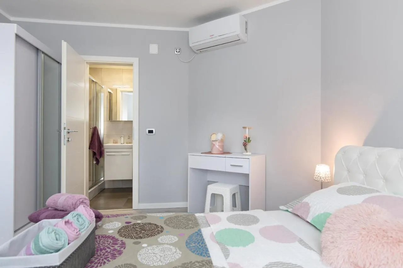 Apartment Odore Di Mare With Beautiful Garden Krk Town 0*,  Croácia