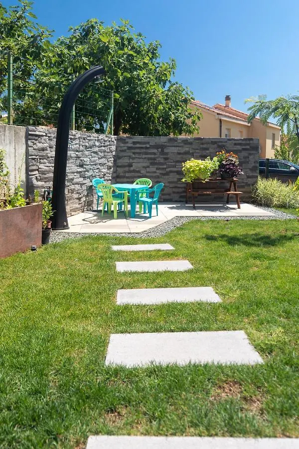 Apartment Odore Di Mare With Beautiful Garden Krk Town