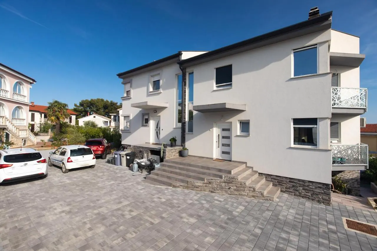 Apartment Odore Di Mare With Beautiful Garden Krk Town